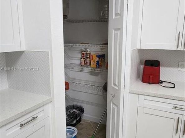 1035 NE 36th Ave, Homestead FL 33033