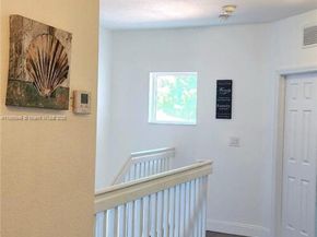 1035 NE 36th Ave, Homestead FL 33033