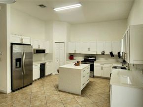 1035 NE 36th Ave, Homestead FL 33033