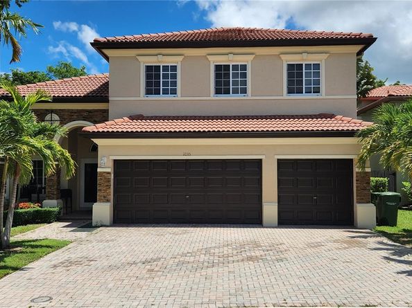 1035 NE 36th Ave, Homestead FL 33033