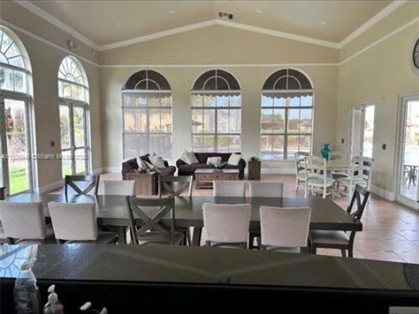 1035 NE 36th Ave, Homestead FL 33033