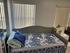 5214 NW 190th St, Miami Gardens FL 33055