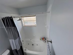 5214 NW 190th St, Miami Gardens FL 33055