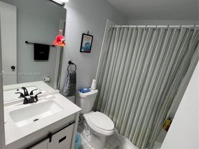 5214 NW 190th St, Miami Gardens FL 33055