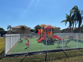 5214 NW 190th St, Miami Gardens FL 33055