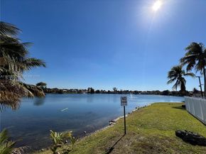 5214 NW 190th St, Miami Gardens FL 33055