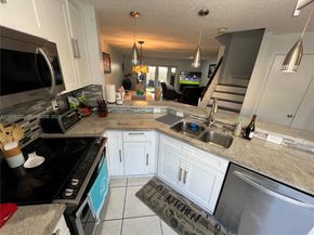 5214 NW 190th St, Miami Gardens FL 33055