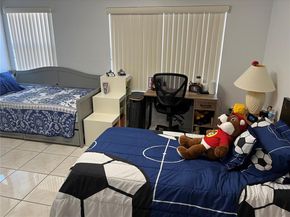 5214 NW 190th St, Miami Gardens FL 33055