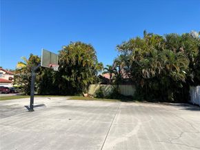 5214 NW 190th St, Miami Gardens FL 33055