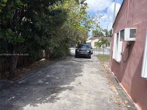 740 NE 4th Pl, Hialeah FL 33010