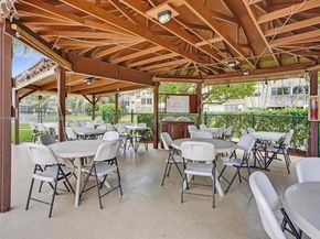 4805 NW 35th St 603, Lauderdale Lakes FL 33319