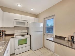 4805 NW 35th St 603, Lauderdale Lakes FL 33319