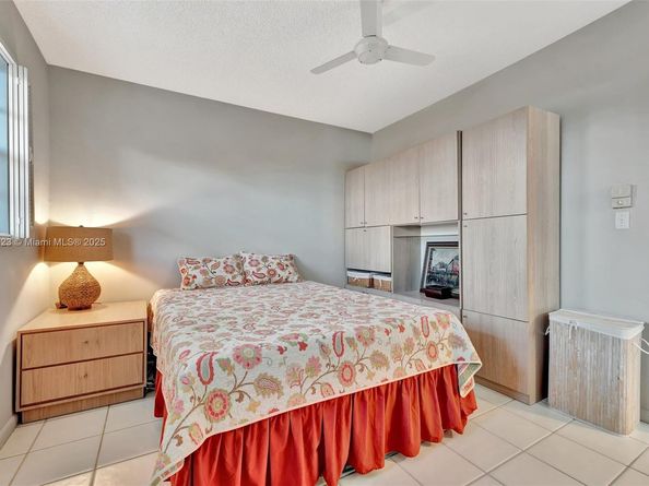 4805 NW 35th St 603, Lauderdale Lakes FL 33319
