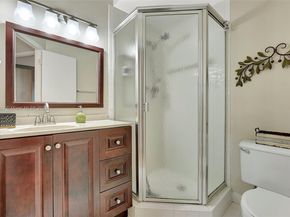 4805 NW 35th St 603, Lauderdale Lakes FL 33319