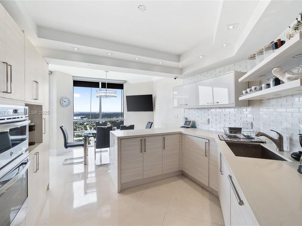 2000 Island Blvd 2409, Aventura FL 33160