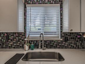 Undisclosed Address #A11940358, Oakland Park FL 33334