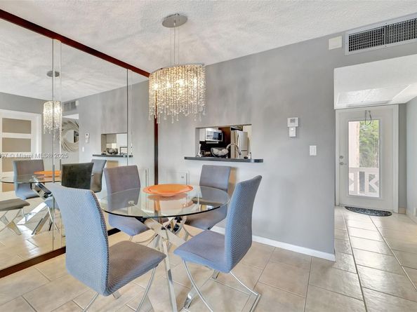 5103 NW 35th St 506, Lauderdale Lakes FL 33319