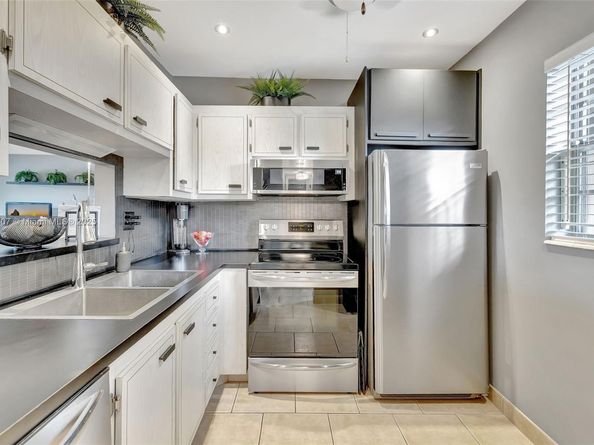 5103 NW 35th St 506, Lauderdale Lakes FL 33319