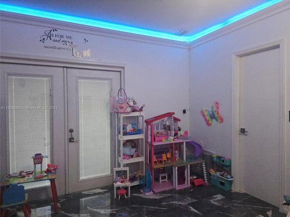 675 E 31st St, Hialeah FL 33013