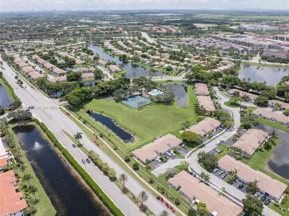 1711 SW 116th Way, Miramar FL 33025