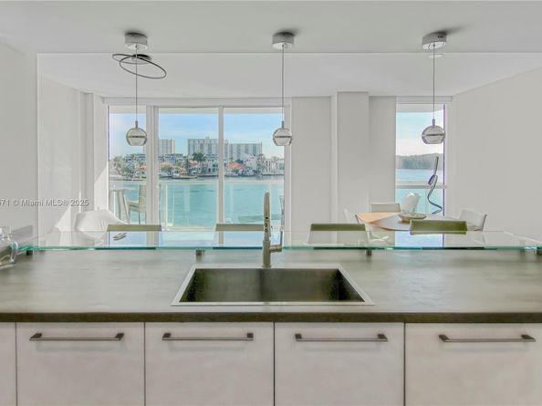 400 Sunny Isles Blvd 307, Sunny Isles Beach FL 33160
