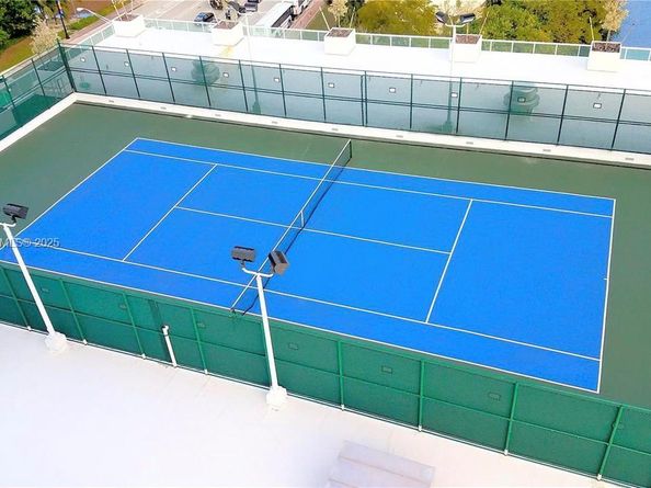 400 Sunny Isles Blvd 307, Sunny Isles Beach FL 33160