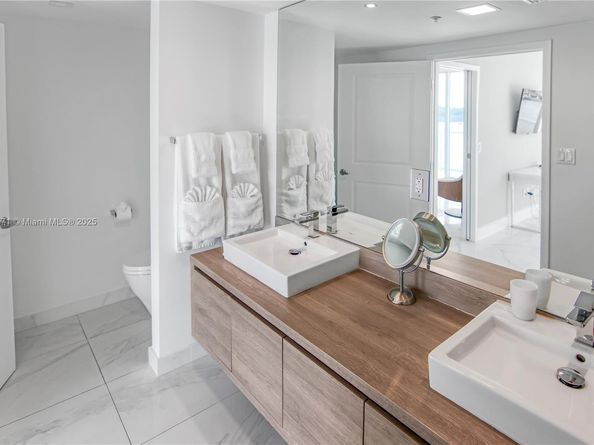 400 Sunny Isles Blvd 307, Sunny Isles Beach FL 33160