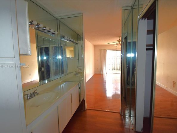 3081 NW 123rd Ave, Sunrise FL 33323