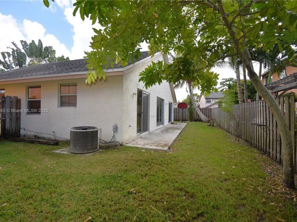 3081 NW 123rd Ave, Sunrise FL 33323