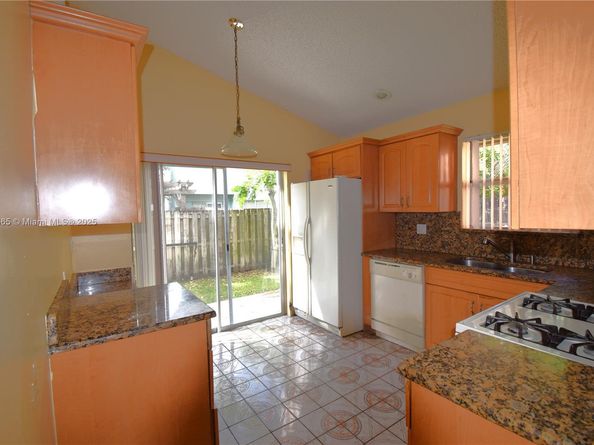 3081 NW 123rd Ave, Sunrise FL 33323