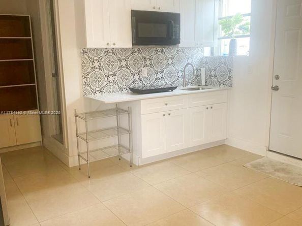 410 W 30th Pl, Hialeah FL 33012