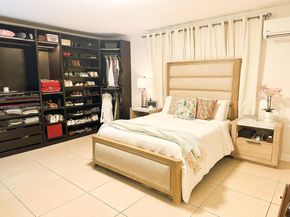 410 W 30th Pl, Hialeah FL 33012