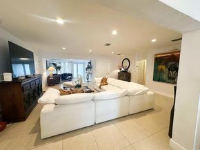 410 W 30th Pl, Hialeah FL 33012
