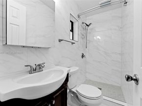 157 Curtiss Pkwy, Miami Springs FL 33166