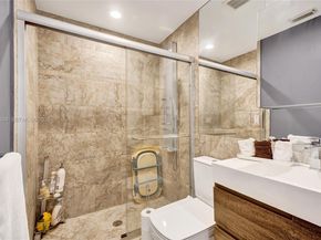 1662 Diplomat Dr, Miami FL 33179