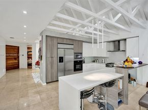 1662 Diplomat Dr, Miami FL 33179