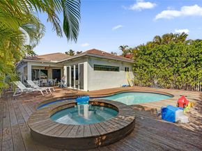 1662 Diplomat Dr, Miami FL 33179
