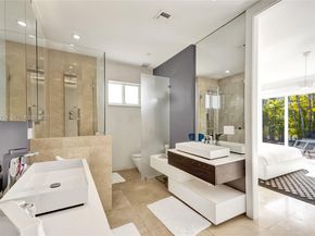 1662 Diplomat Dr, Miami FL 33179