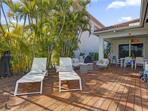 1662 Diplomat Dr, Miami FL 33179