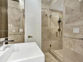 1662 Diplomat Dr, Miami FL 33179