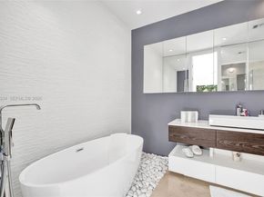 1662 Diplomat Dr, Miami FL 33179