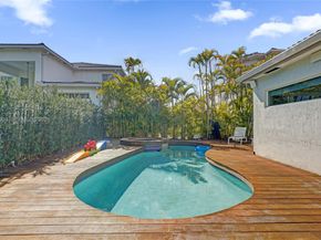 1662 Diplomat Dr, Miami FL 33179
