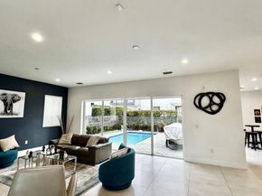 10054 NW 76th Ter, Doral FL 33178