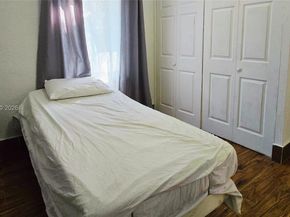 2455 NW 161st St, Miami Gardens FL 33054