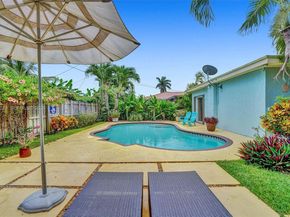 7525 W Treasure Dr, North Bay Village FL 33141