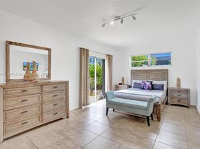 7525 W Treasure Dr, North Bay Village FL 33141