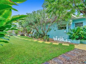 7525 W Treasure Dr, North Bay Village FL 33141