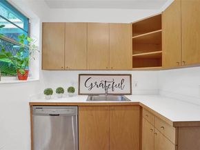 7525 W Treasure Dr, North Bay Village FL 33141