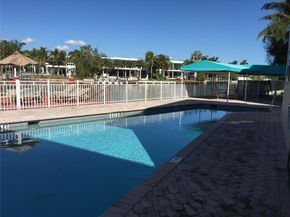 4740 Pine Tree Dr 26, Miami Beach FL 33140