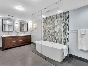 6423 Collins Ave 409, Miami Beach FL 33141